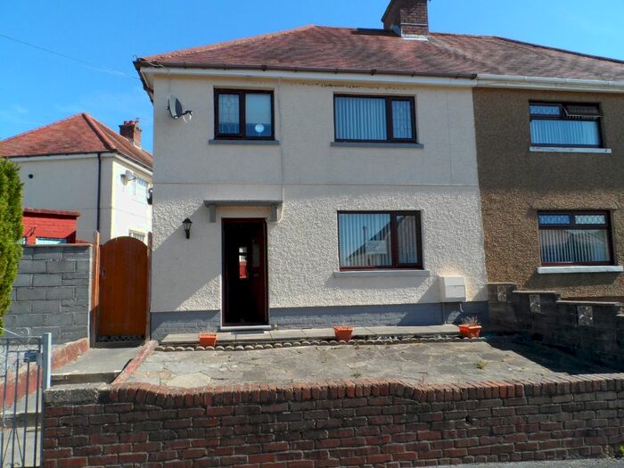 3 Bedroom Semi-Detached House To Rent In Thomas Avenue, Ponthenry, Llanelli, Carmarthenshire SA15