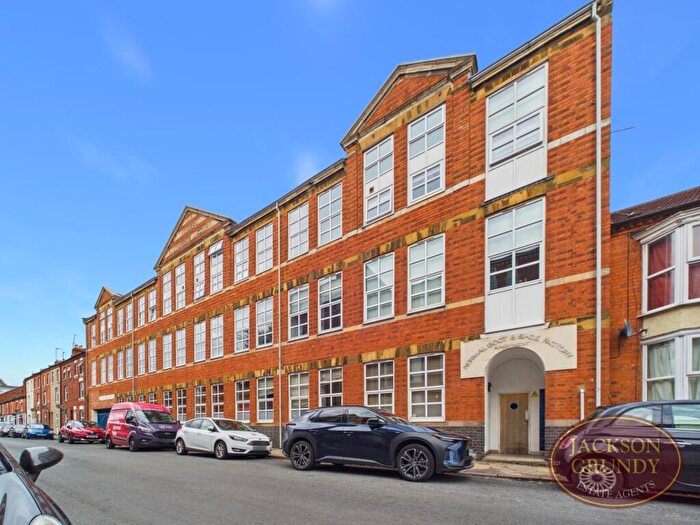 2 Bedroom Apartment For Sale In Talbot Road, Northampton, NN1