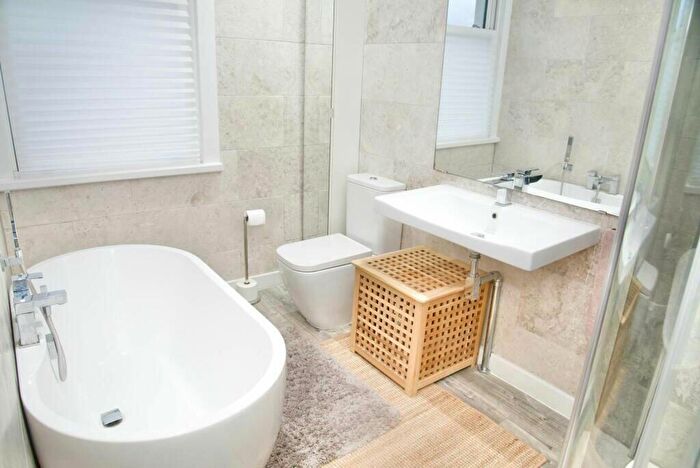 2 Bedroom Apartment For Sale In Charlton Church Lane, Charlton, London, ., SE7