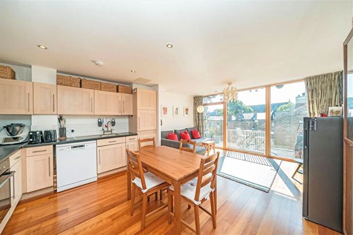 1 Bedroom Flat For Sale In Wansey Street, Walworth, SE17