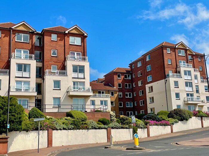 1 Bedroom Flat For Sale In Westcliff-On-Sea, Essex, SS0