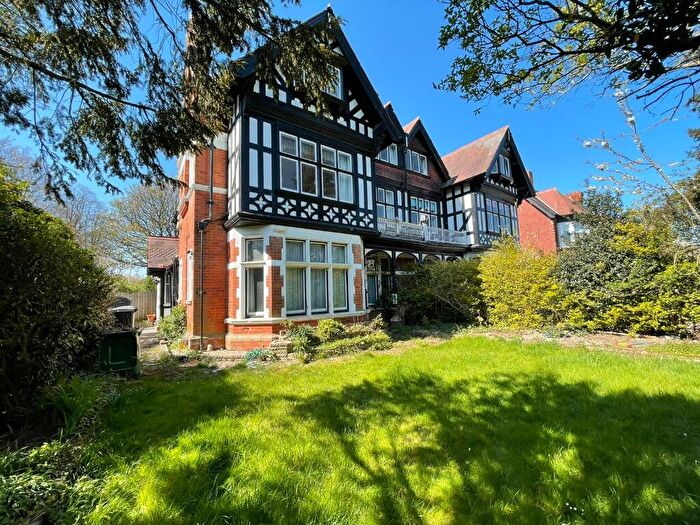 4 Bedroom Semi-Detached House To Rent In Avenue Road, Knighton, Leicester, LE2