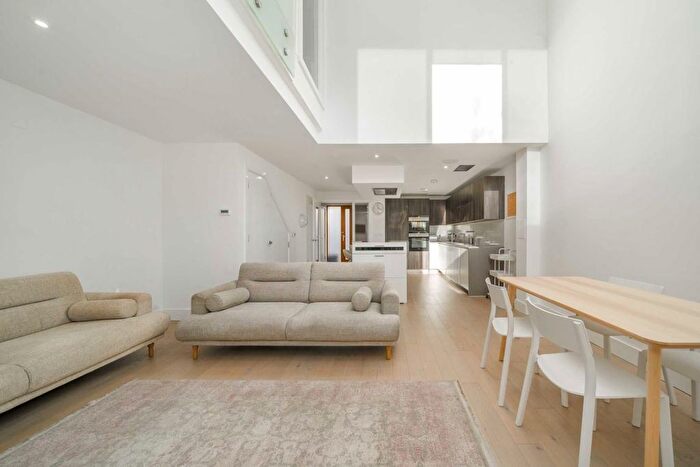 3 Bedroom Property To Rent In Vinery Way, Hammersmith, W6