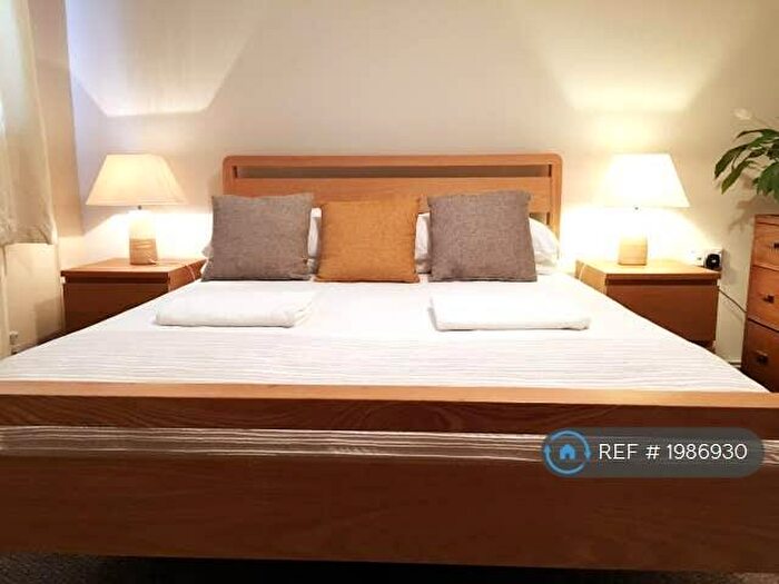 2 Bedroom Flat To Rent In Kenilworth Place, Swansea, SA3