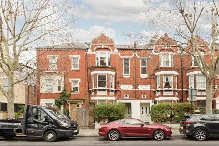 2 Bedroom Flat To Rent In Prince Of Wales Drive, Battersea, SW11