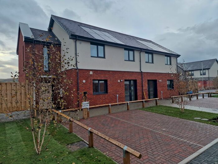 1 Bedroom Flat To Rent In Glasdir, Ruthin, LL15