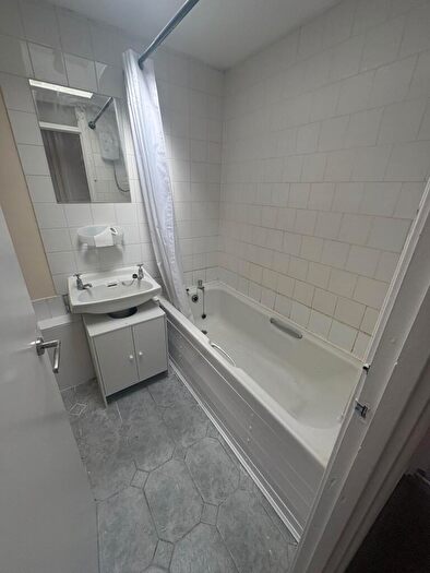 2 Bedroom Apartment To Rent In High Street, Uttoxeter, ST17