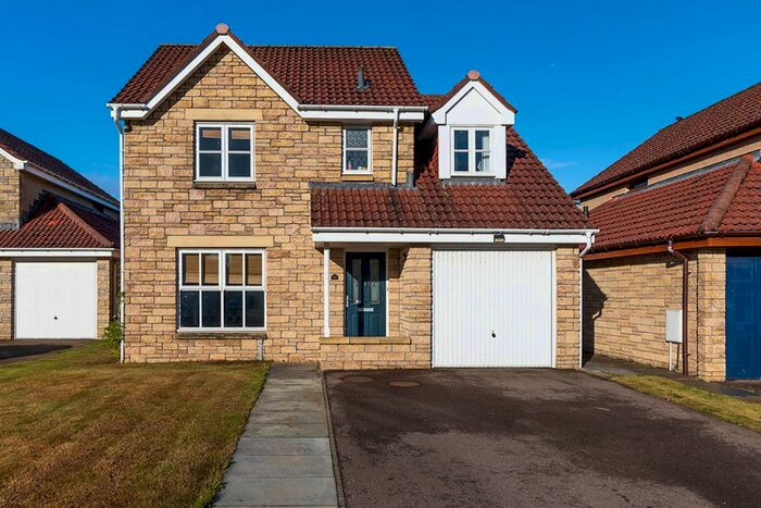 4 Bedroom Detached House For Sale In William Mackie Avenue, Stonehaven, Aberdeenshire AB39