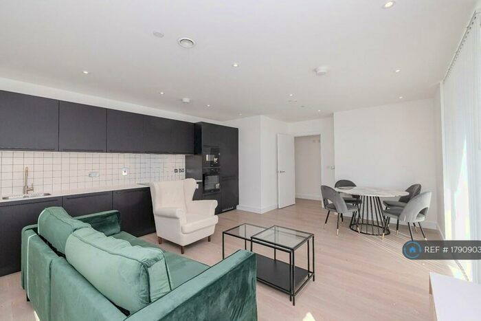 3 Bedroom Flat To Rent In Escapade Place, London, E14