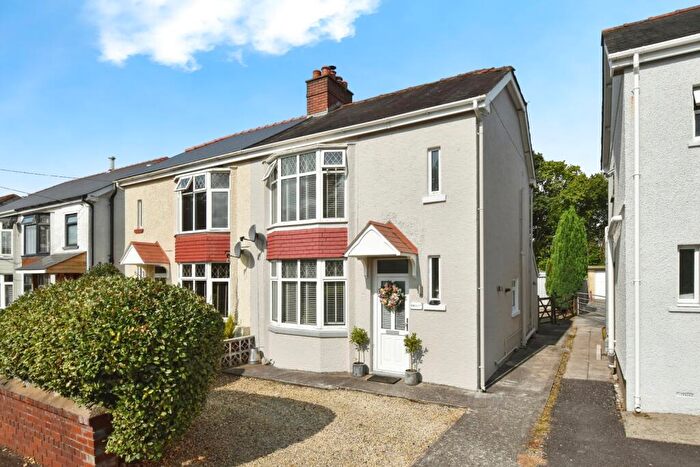 3 Bedroom Semi-Detached House For Sale In Llandybie Road, Bonllwyn, Ammanford, Carmarthenshire, SA18