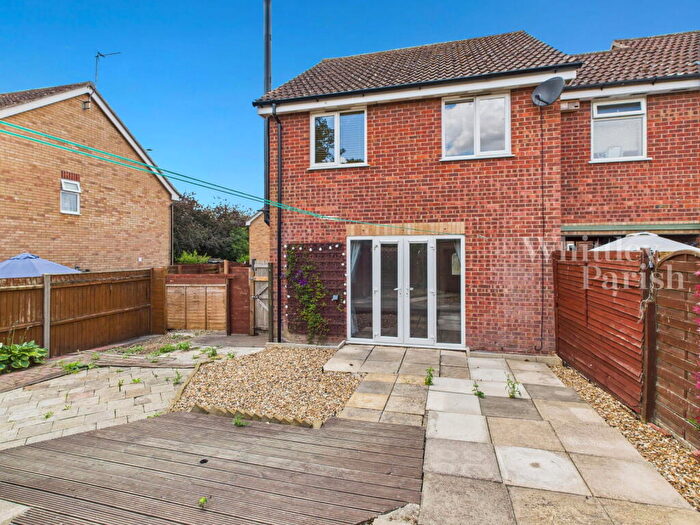 3 Bedroom Semi Detached House For Sale In Comber Close, Scole, IP21