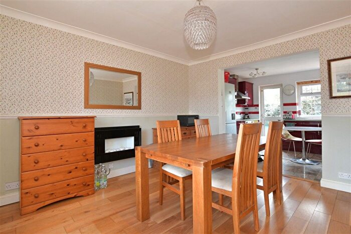 3 Bedroom Chalet For Sale In Rushetts Road, West Kingsdown, Sevenoaks, Kent, TN15