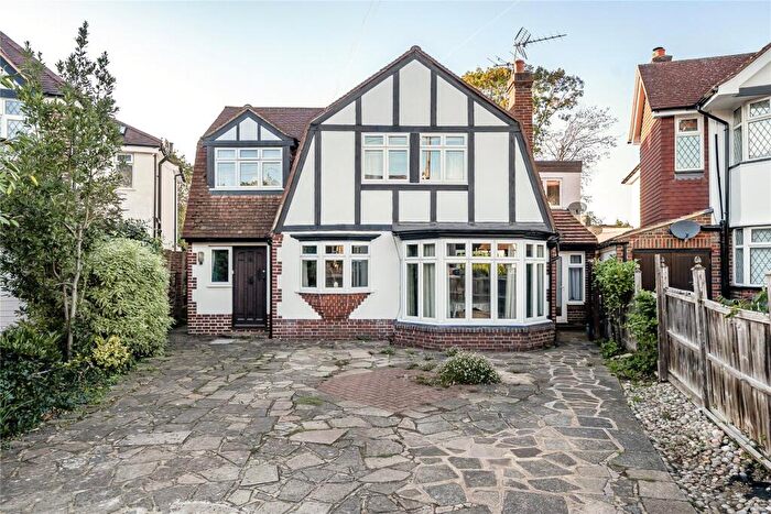 5 Bedroom Detached House For Sale In Meadow Close, Hinchley Wood, KT10