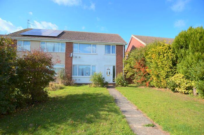 3 Bedroom Semi-Detached House To Rent In Viewings On October - Book Yours Now, NG33