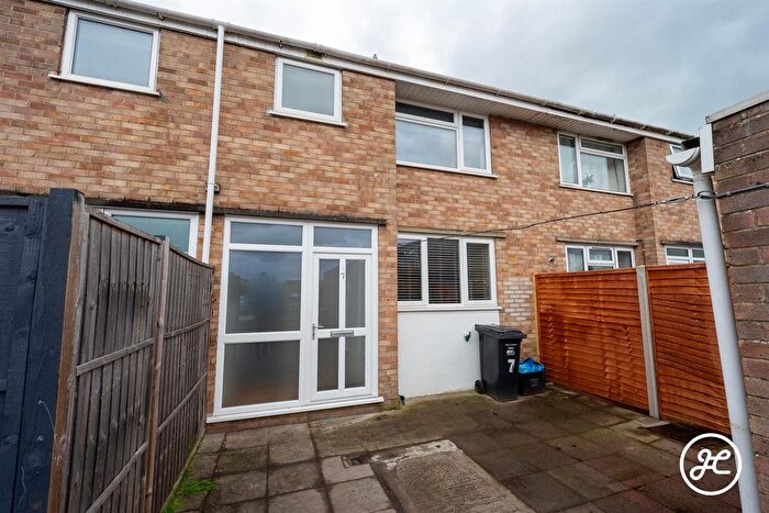 3 Bedroom Terraced House For Sale In Pear Tree Close, Bridgwater, TA6