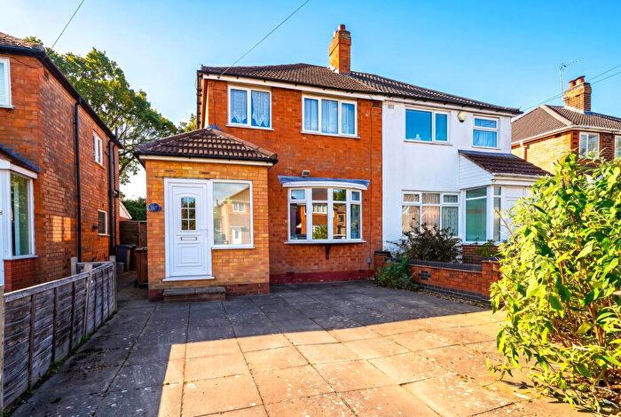 3 Bedroom Semi Detached House For Sale In Chamberlain Crescent, Shirley, B90