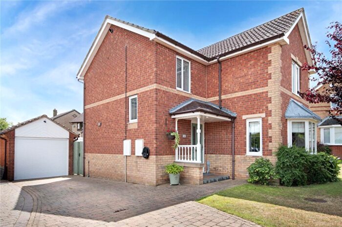 3 Bedroom Detached House For Sale In Briar Grove, Harworth, Doncaster, DN11