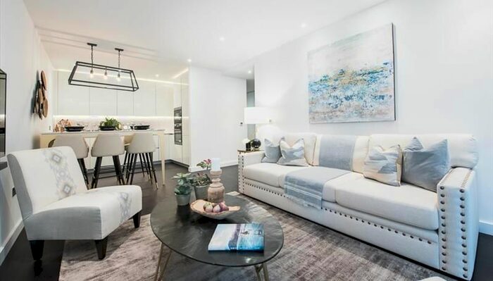 2 Bedroom Flat To Rent In - Charles Clowes Walk, The Residence, London, SW11