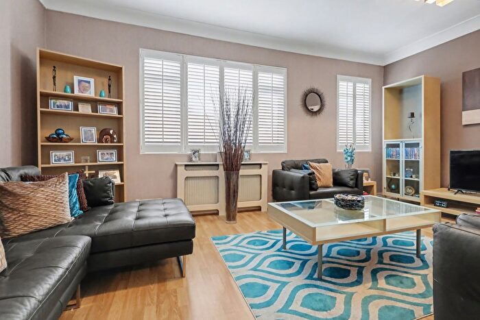 2 Bedroom Flat For Sale In Borthwick Road, London, E15