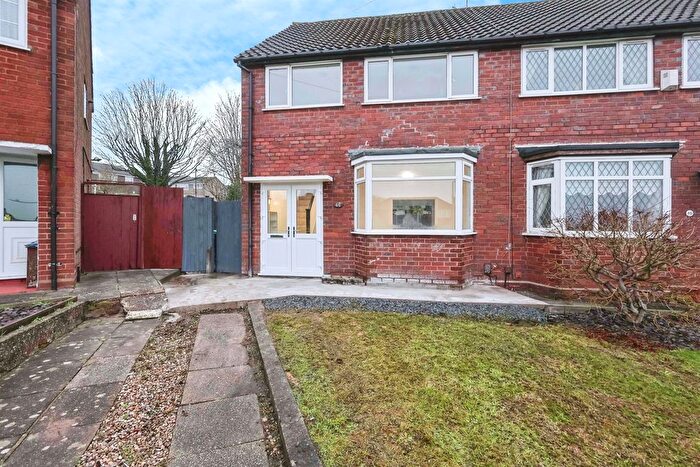 3 Bedroom Semi-Detached House For Sale In Mincing Lane, Rowley Regis, B65