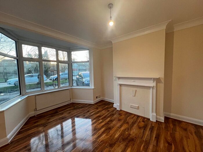 3 Bedroom Terraced House To Rent In Whitton Avenue East, Greenford, Greater London, UB6