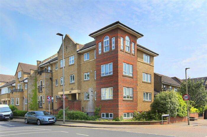 1 Bedroom Flat To Rent In St James Drive, Wandsworth Common, SW12