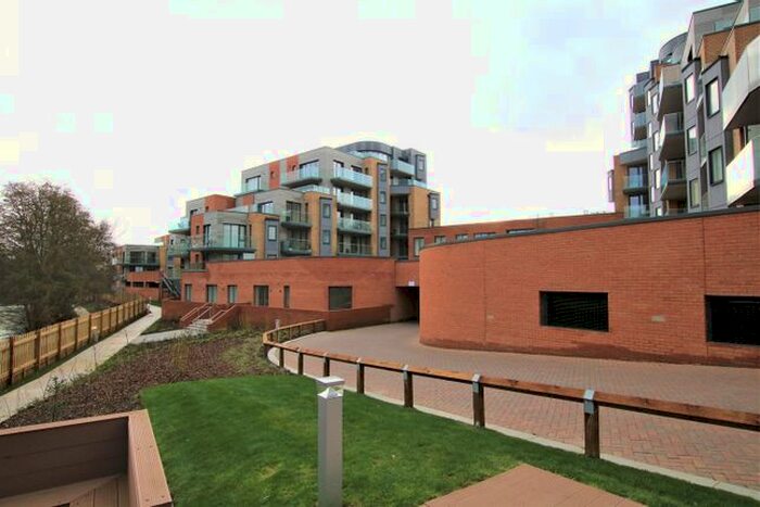 2 Bedroom Flat To Rent In Riverside View, - Berkeley Avenue, Reading, Berkshire, RG1