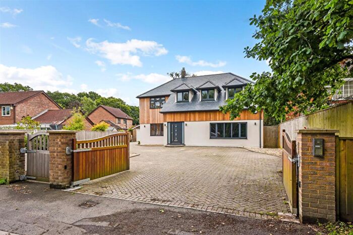 4 Bedroom Detached House For Sale In Tavells Lane, Marchwood, Hampshire, SO40