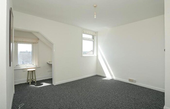 1 Bedroom Flat To Rent In Tower Parade, Whitstable, Kent, CT5