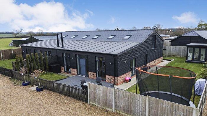 3 Bedroom Semi-Detached House For Sale In Shrubbery Lane, Wilden, MK44