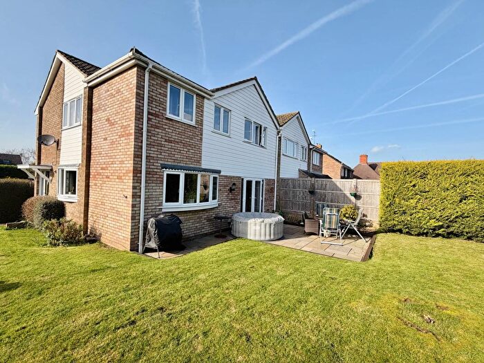 4 Bedroom Semi-Detached House For Sale In College Close, Cholsey, OX10