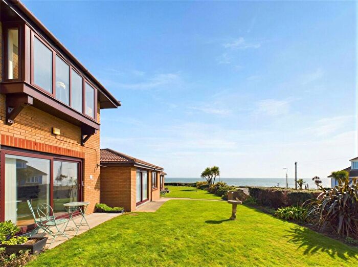 2 Bedroom Apartment For Sale In Admiralty Road, Bournemouth, Dorset, BH6