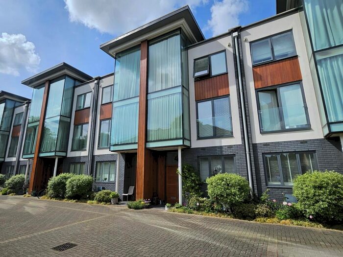 4 Bedroom Detached House To Rent In Page Mews, London, SW11