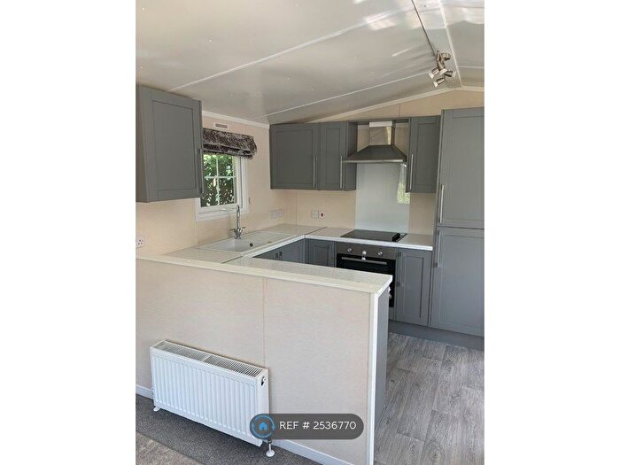 2 Bedroom Mobile/park Home To Rent In Tadley, Tadley, RG26