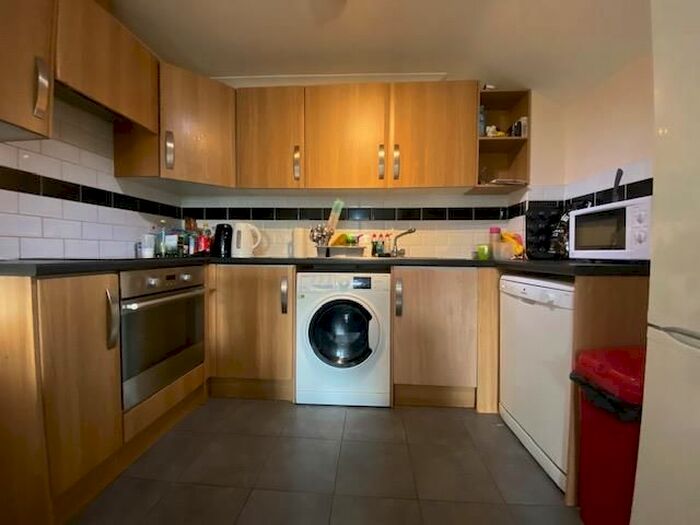 2 Bedroom Flat To Rent In Fletton Avenue, Peterborough, PE2