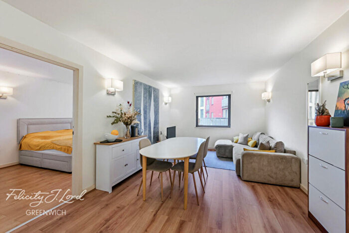 2 Bedroom Flat For Sale In Deals Gateway, London, SE13