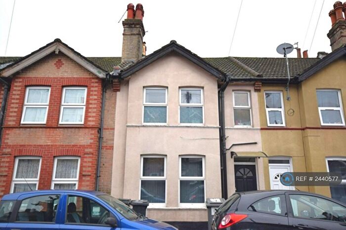 4 Bedroom Terraced House To Rent In Corporation Road, Bournemouth, BH1