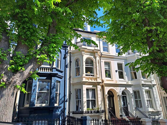 2 Bedroom Flat To Rent In Upper Rock Gardens, Brighton, BN2