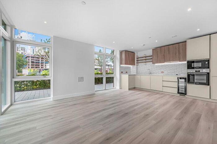 3 Bedroom Flat To Rent In Cairncross House, Townsend Road, SE3