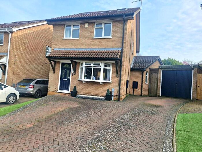 4 Bedroom Detached House For Sale In Five Acres Fold, Danefield, Northampton, NN4