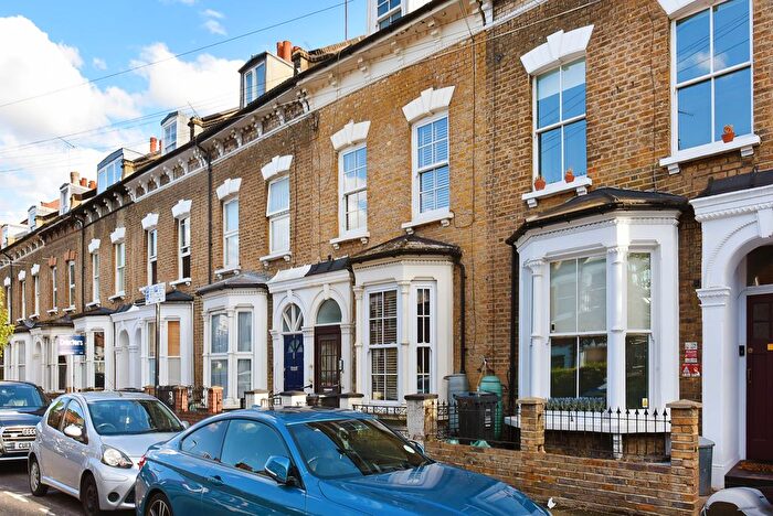 5 Bedroom Terraced House For Sale In Brenthouse Road, Central Hackney, E9
