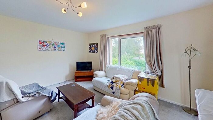 2 Bedroom Flat To Rent In Langton Road, Edinburgh, Midlothian, EH9