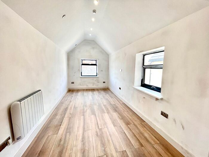 2 Bedroom Flat To Rent In Cowbridge Road East, CF5