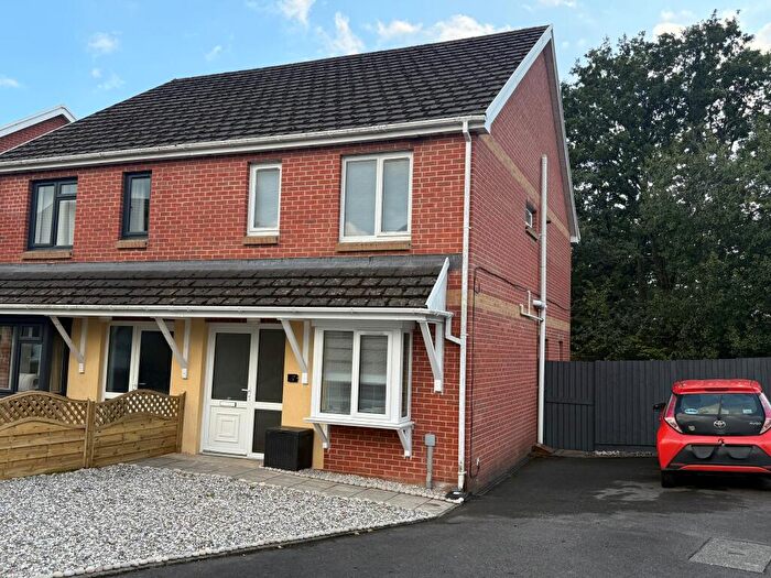 3 Bedroom House To Rent In Clos Y Cwm, Penygroes, Carmarthenshire, SA14