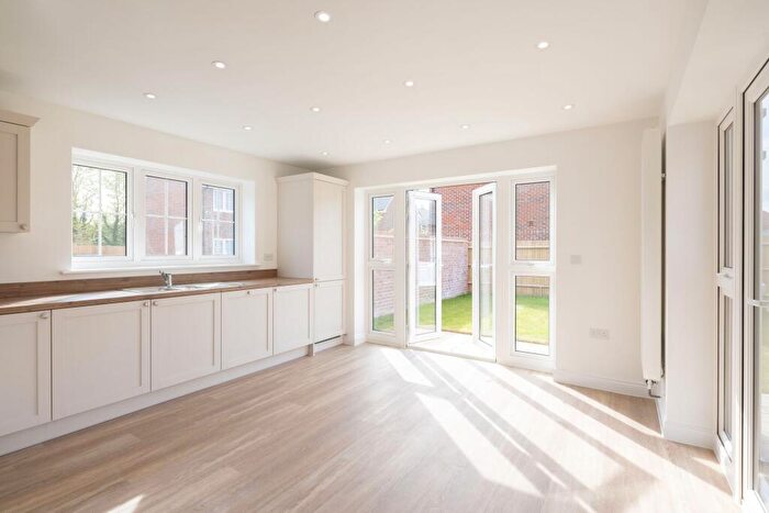 4 Bedroom Detached House For Sale In Pintail Drive, Chichester, PO20