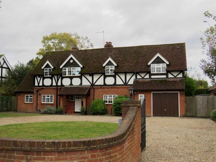 6 Bedroom Detached House To Rent In Claytons Meadow, Bourne End SL8