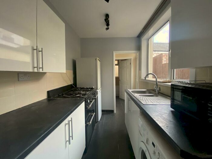 2 Bedroom House To Rent In Oxford Road, Southsea, PO5