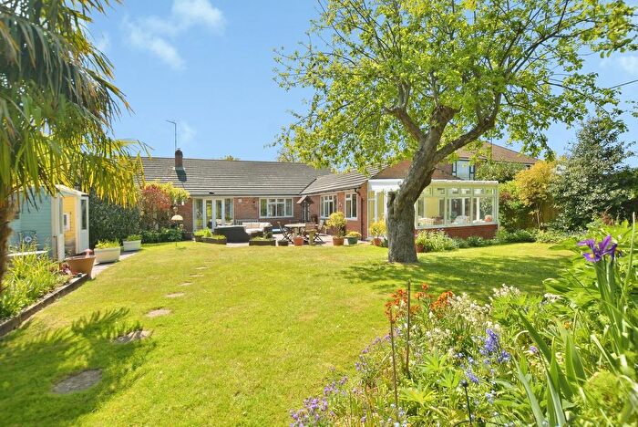 3 Bedroom Bungalow For Sale In Bromley Green Road, Ruckinge, Ashford, Kent, TN26