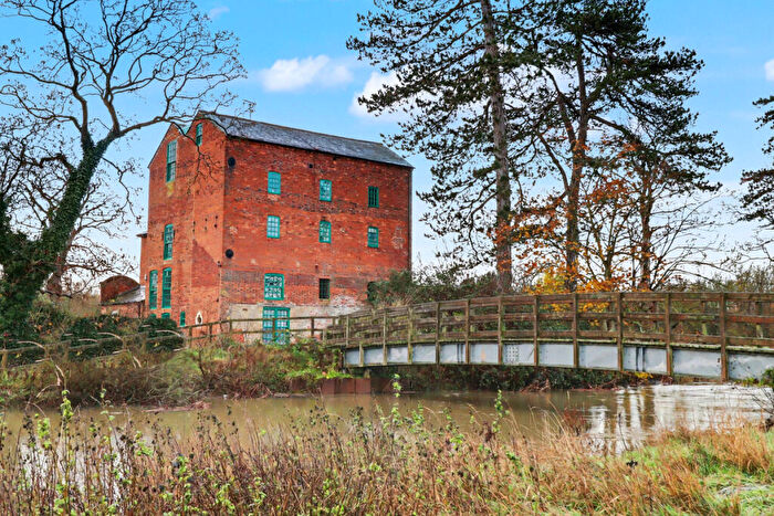 2 Bedroom Apartment For Sale In Watermill Lane, Wolverton Mill, MK12