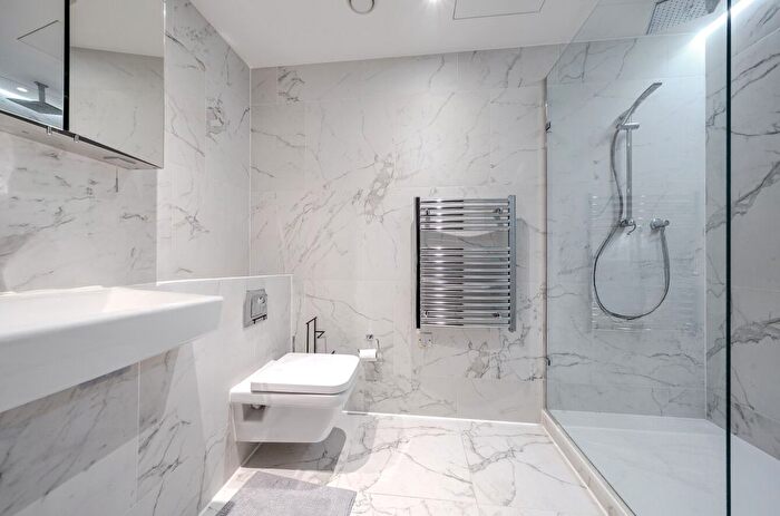 1 Bedroom Flat For Sale In Fetter Lane, London, EC4A